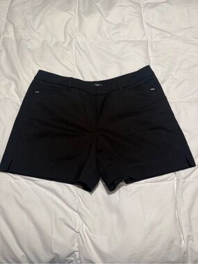 White House Black Market BlackShorts size 10 LIKE NEW 🌴🌺🌴